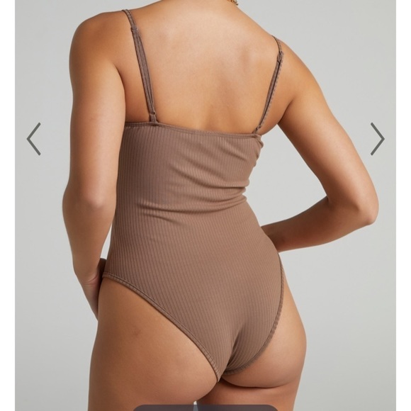 Showpo. Bodysuit - Picture 5 of 6